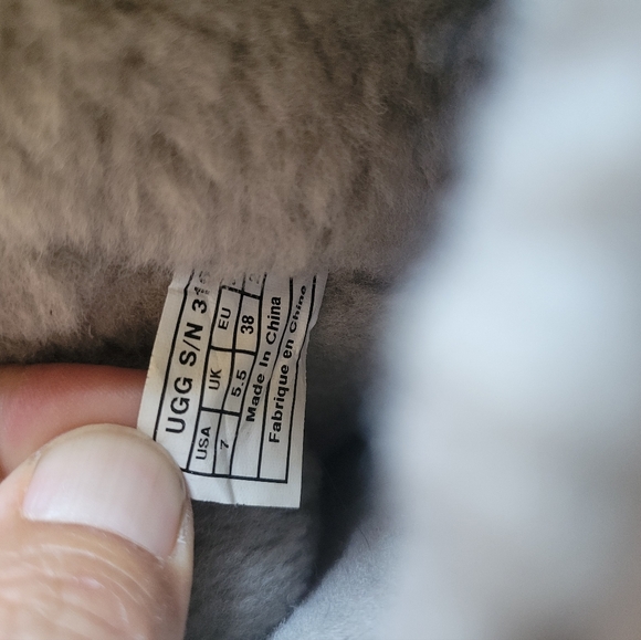 Ugg sequins 3161  boots size 7 gold - Picture 7 of 7